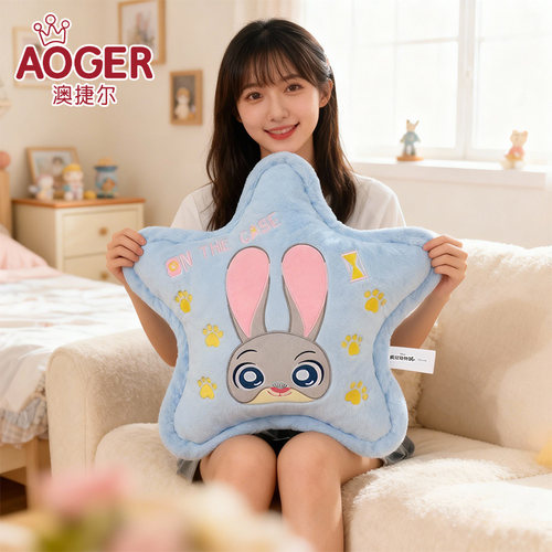 上海迪士尼正版疯狂动物城朱迪尼克毛绒玩具抱枕草莓熊小熊维尼