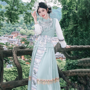纳西族整套苗疆少女新款小清新套装仙气民族写真旅拍显瘦全套服装