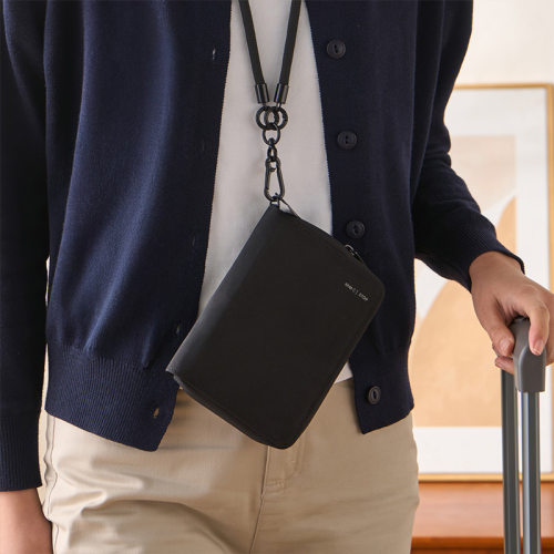 BOTTA DESIGN便携防盗刷护照包旅行随身防水大容量收纳机票证件包