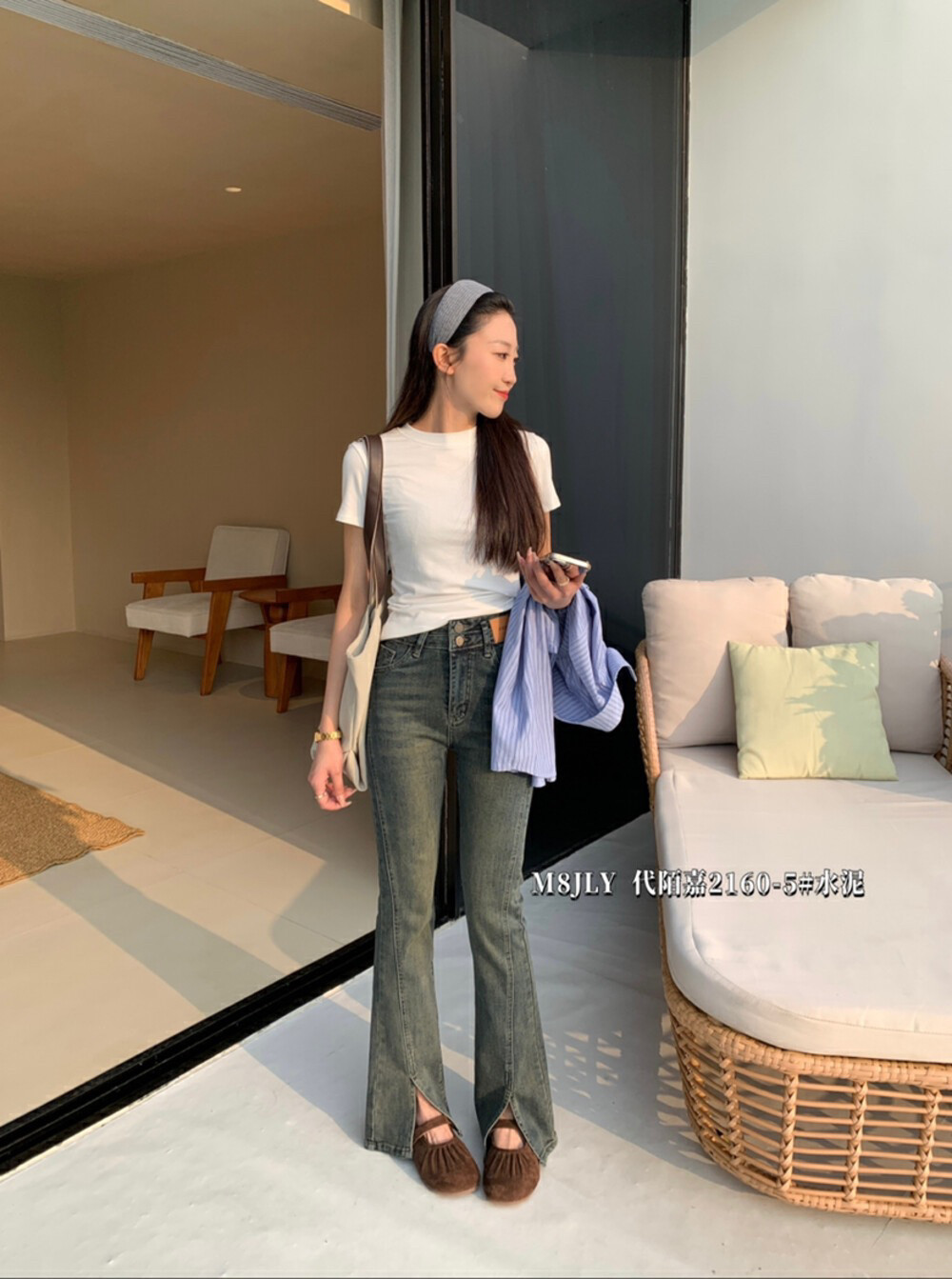 2026春季热销新款韩版高腰显瘦百搭宽松休闲弹力开衩微喇牛仔裤女