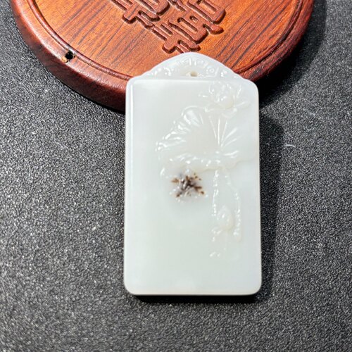 和田玉白玉莲花鱼挂件