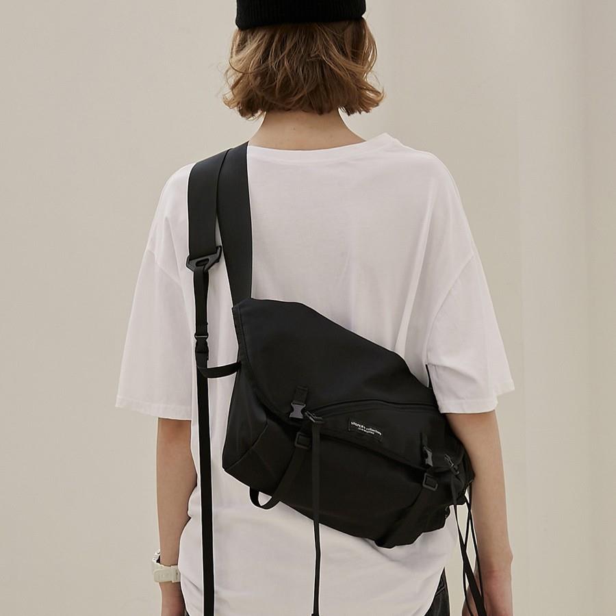 VAOPER喂牌运动机能背包单肩包斜挎包男士邮差包工装包挎包通勤包