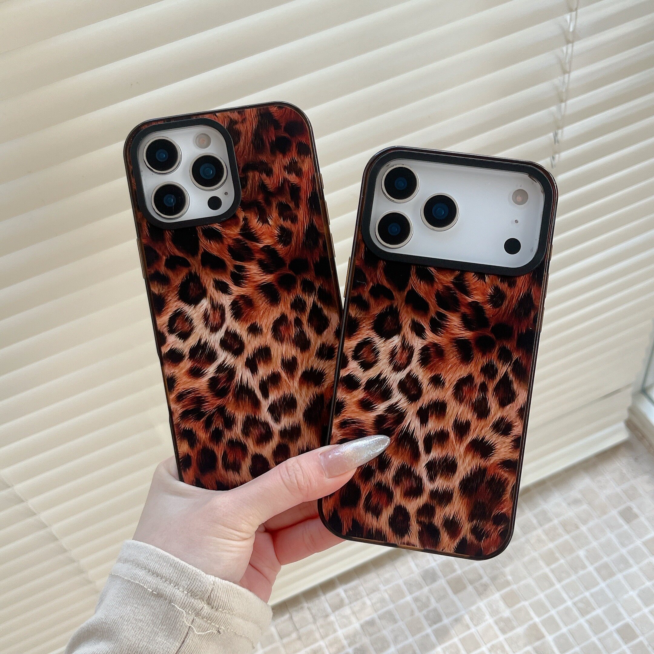 棕色豹纹ins适用苹果iphone17promax女生16pro狂野15性感个性14小众13全包相机ai键镜头加高亚克力防摔手机壳