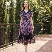 气质时尚 马天奴2025春夏新款 粉色印花连衣裙子收腰V领钉珠短袖 女