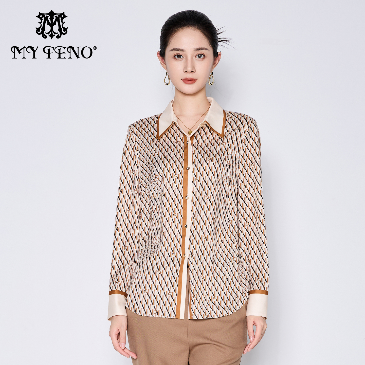 专柜正品马天奴秋冬新款女装卡其印花翻领单排扣衬衫长袖衬衣上衣