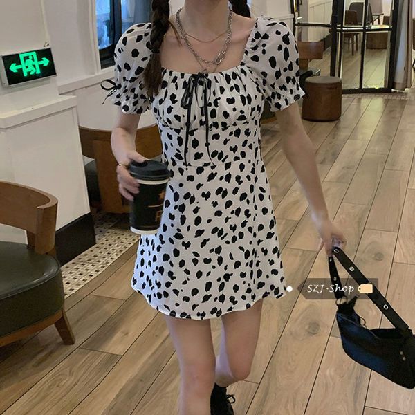 Cherry blossom, Ma Dou, Han Feng, chic, summer sweetheart, cute little cow, girl's age reduction one line / square collar dress