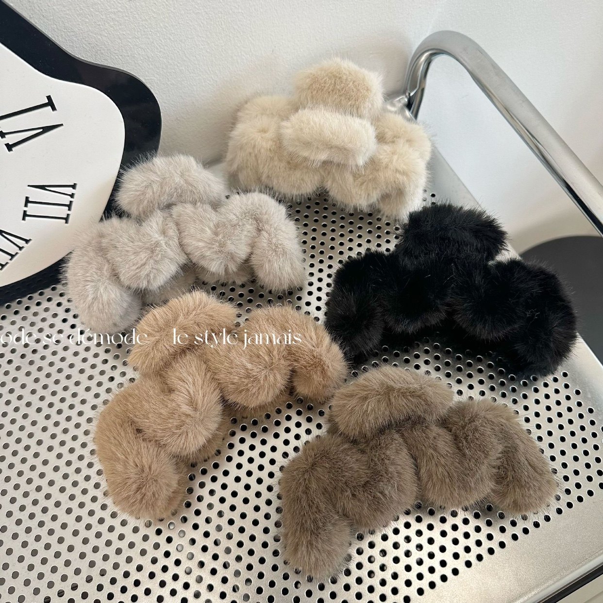 毛毛绒M抓发夹女复古秋冬后脑勺抓夹气质发卡发绳头饰新款发饰