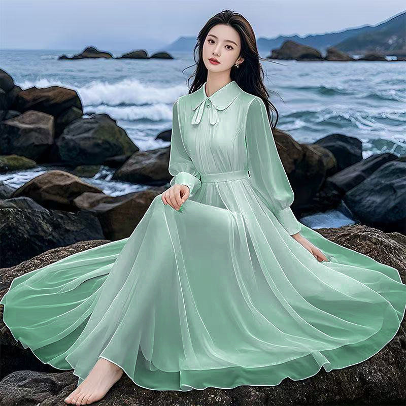 法式雪纺白色高级连衣裙显瘦仙女长袖海边新款度假沙滩气质长裙
