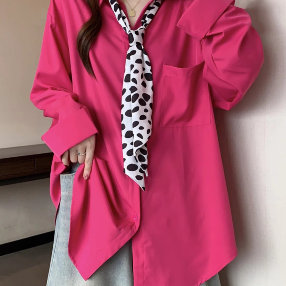 斑马领带配玫红色正肩衬衫女2025春新款大码胖mm中长款多巴胺上衣