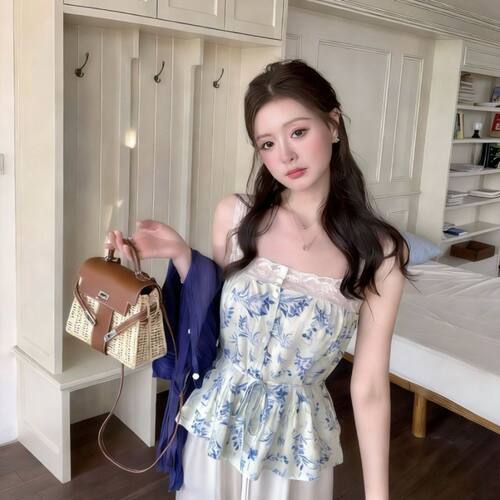 法式蓝花楹碎花吊带拼接蕾丝绝美背心女2026夏季超火温柔甜美上衣