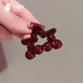 2026新款 小号五角星星红色珍珠抓夹女高级感发量少后脑勺鲨鱼夹子