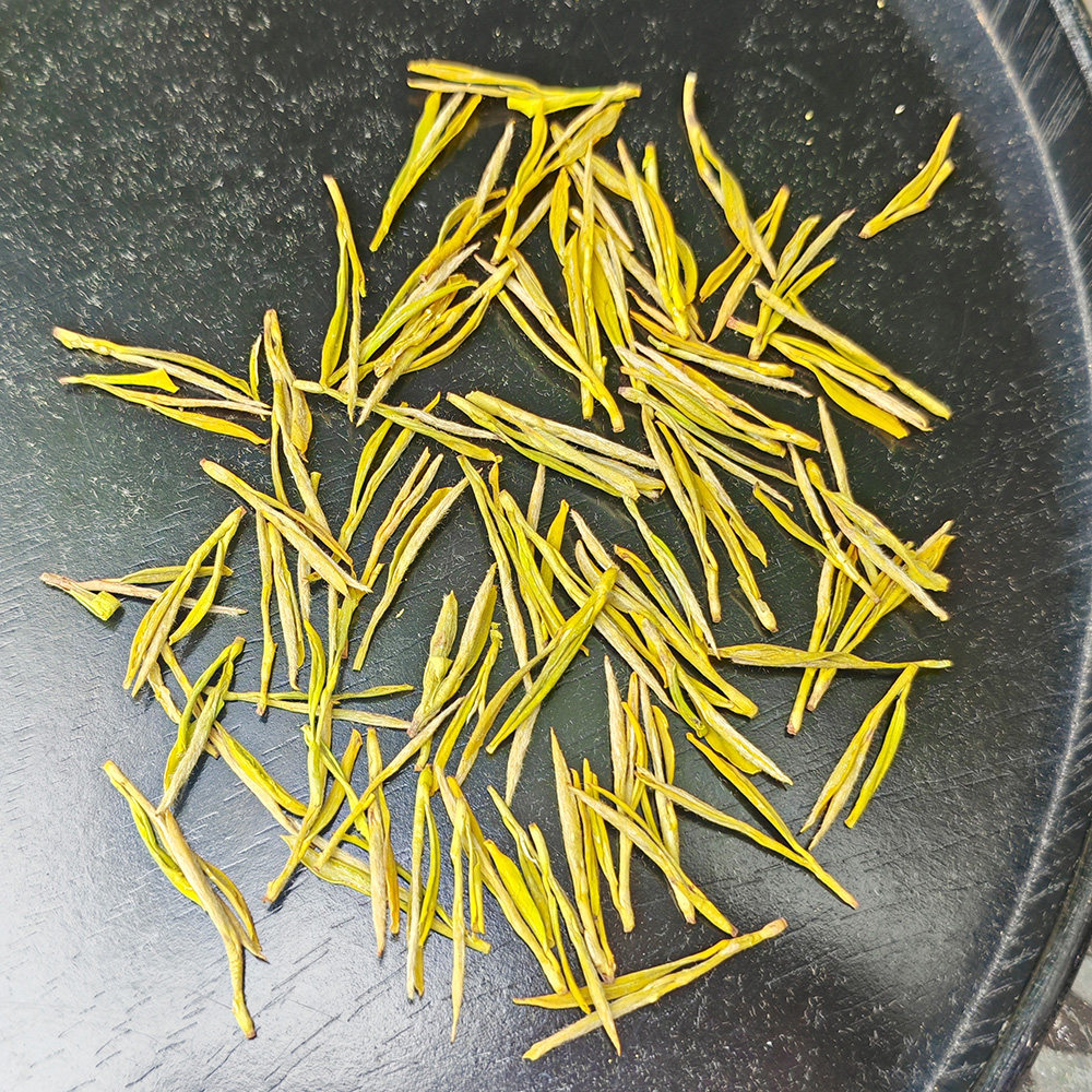 海拔700-800米黄金芽,明前中高档,嫩芽嫩叶,鲜浓回甘明显