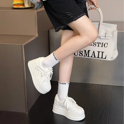 韩版真皮厚底小白鞋女2026夏秋款舒适轻便小个子休闲运动板鞋