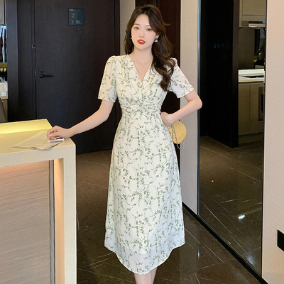 【芊妃】初恋温柔风绿色碎花裙V领连衣裙短袖雪纺a字裙女夏季
