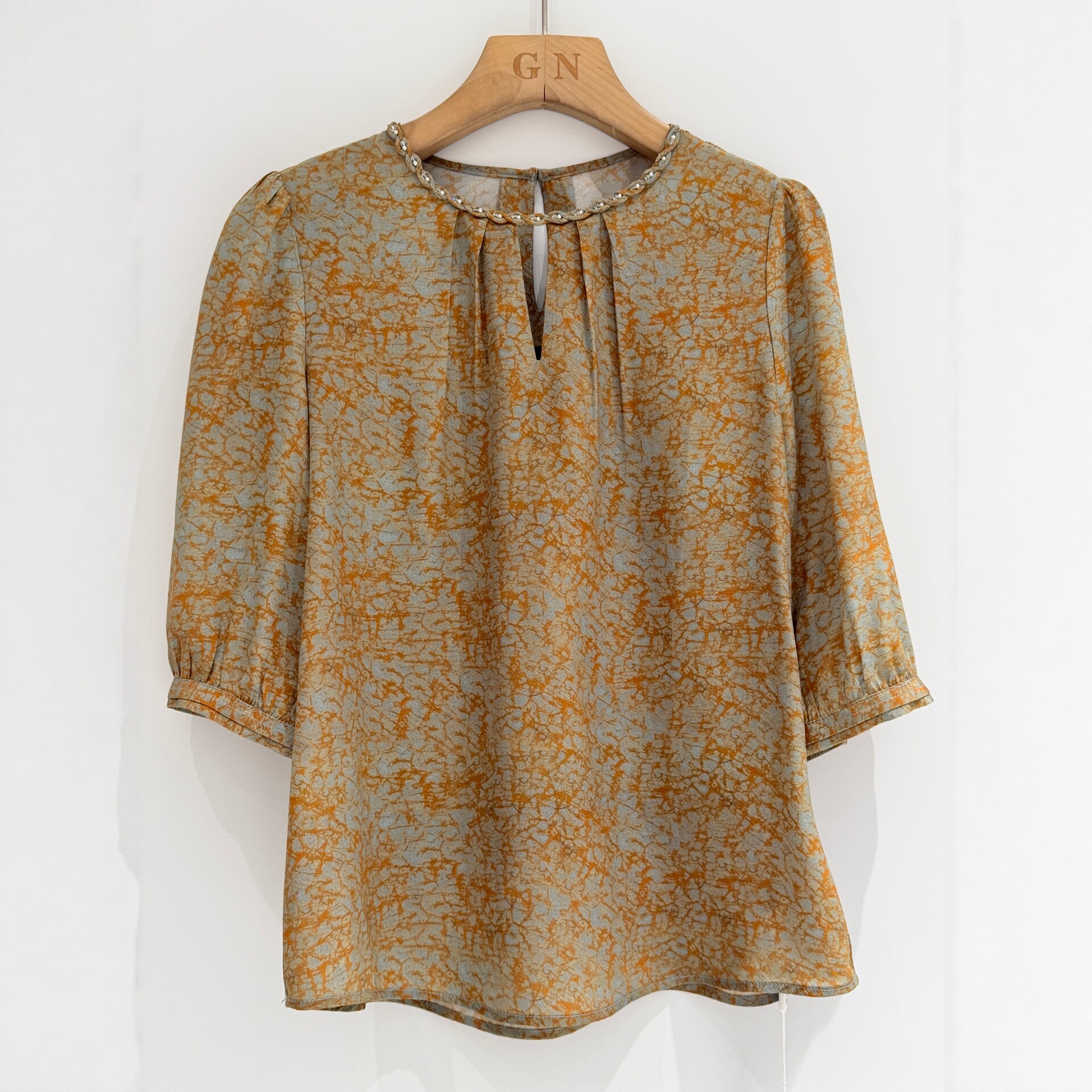 682轻奢真丝印花妈妈上衣女中袖麻花圆领镂空宽松洋气丝绸衬衫夏