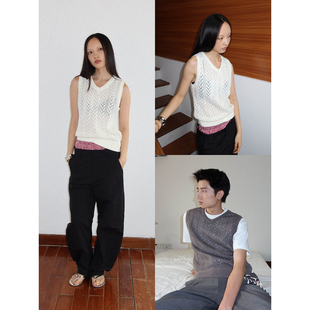 FUNKYFUN 纯色箭形镂空针织v领套头背心马甲 2025AW