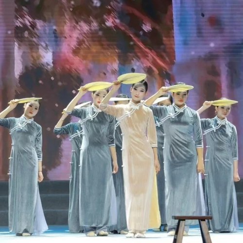 一荤一素舞蹈旗袍开叉古典舞长裙偏偏喜欢你演出服渔光曲表演大码