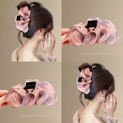 超仙立体珠光氛围感抓夹女2026新款高级感云朵褶皱鲨鱼夹半扎发饰