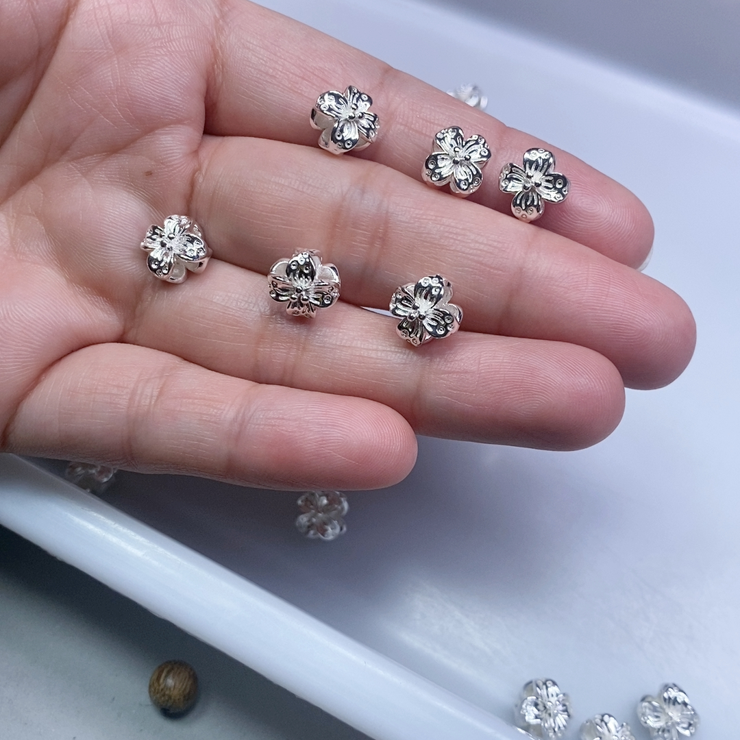 8.4x7mm925银素银四叶草1个