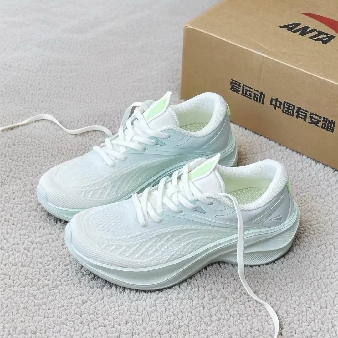 安踏叶子5  女款透气轻便缓震回弹增高软底休闲运动鞋跑步鞋