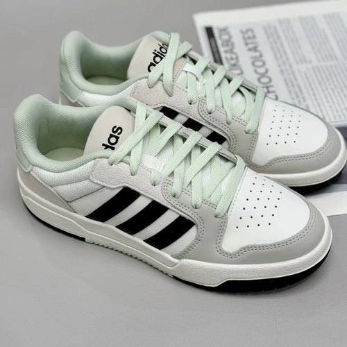 Adidas男女同款经典低帮休闲板鞋