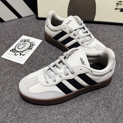 阿迪达斯BARREDA低帮德训鞋