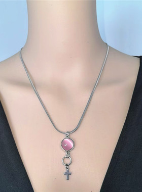 亚文化暗黑系乌鸦头骨项链 酒红半圆珠鸟骨骷髅头项链哥特风穿搭