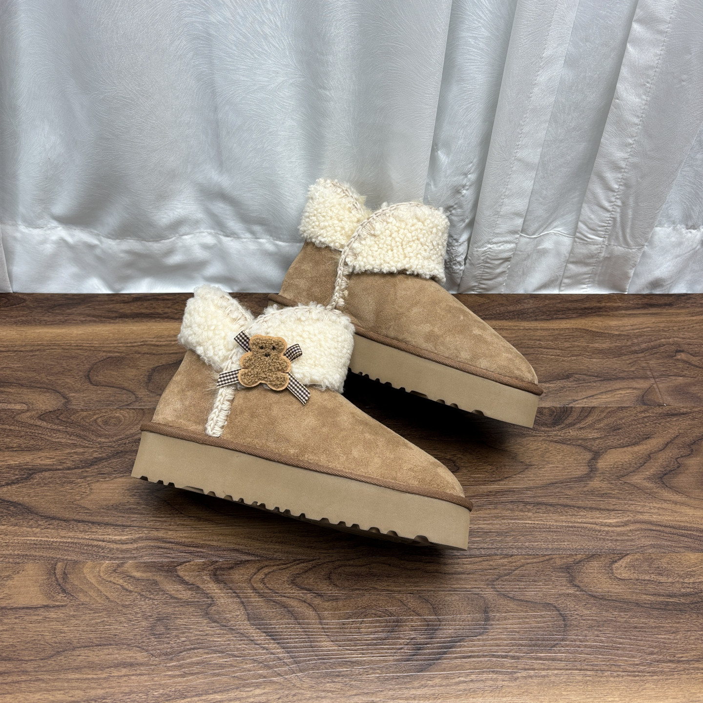 羊皮毛一体雪地靴女冬加绒加厚