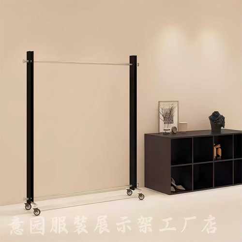 中岛展示架不锈钢搭黑色服装店