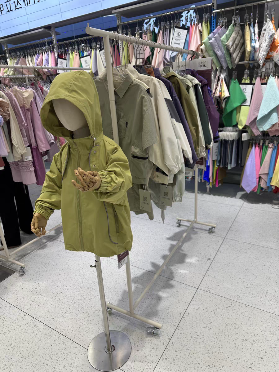 奶油风装修服装店落地式展示架带轮子可移动中岛架挂衣架男女童装