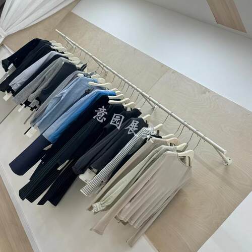 奶油风奶白色上墙服装展示架服装店壁挂陈列架INS网红小红书推荐