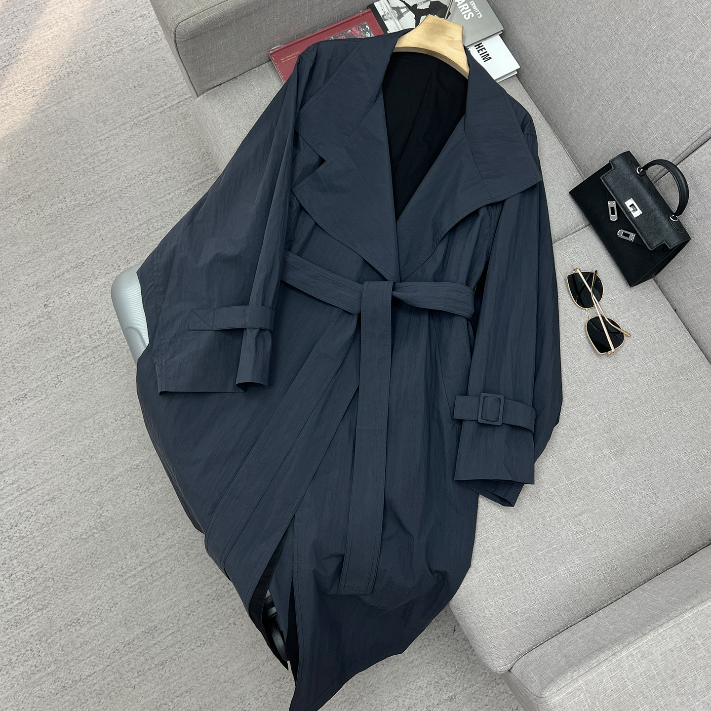 复古酷飒感时尚大翻领廓形风衣女