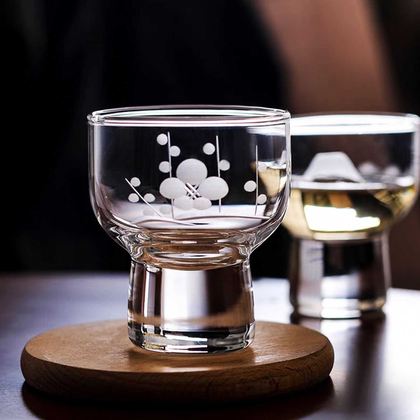 日本工艺手工雕刻玻璃清酒杯日式简约白酒杯富士山松梅竹高脚杯子,餐饮具,清酒杯,淘宝优惠券,粉丝福利购,淘宝优惠卷
