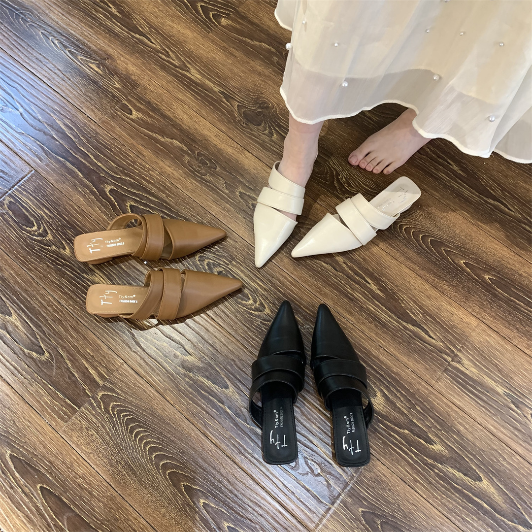 粗跟法式复古棕色尖头半拖小皮鞋女外穿2025新款春夏晚晚包头凉鞋