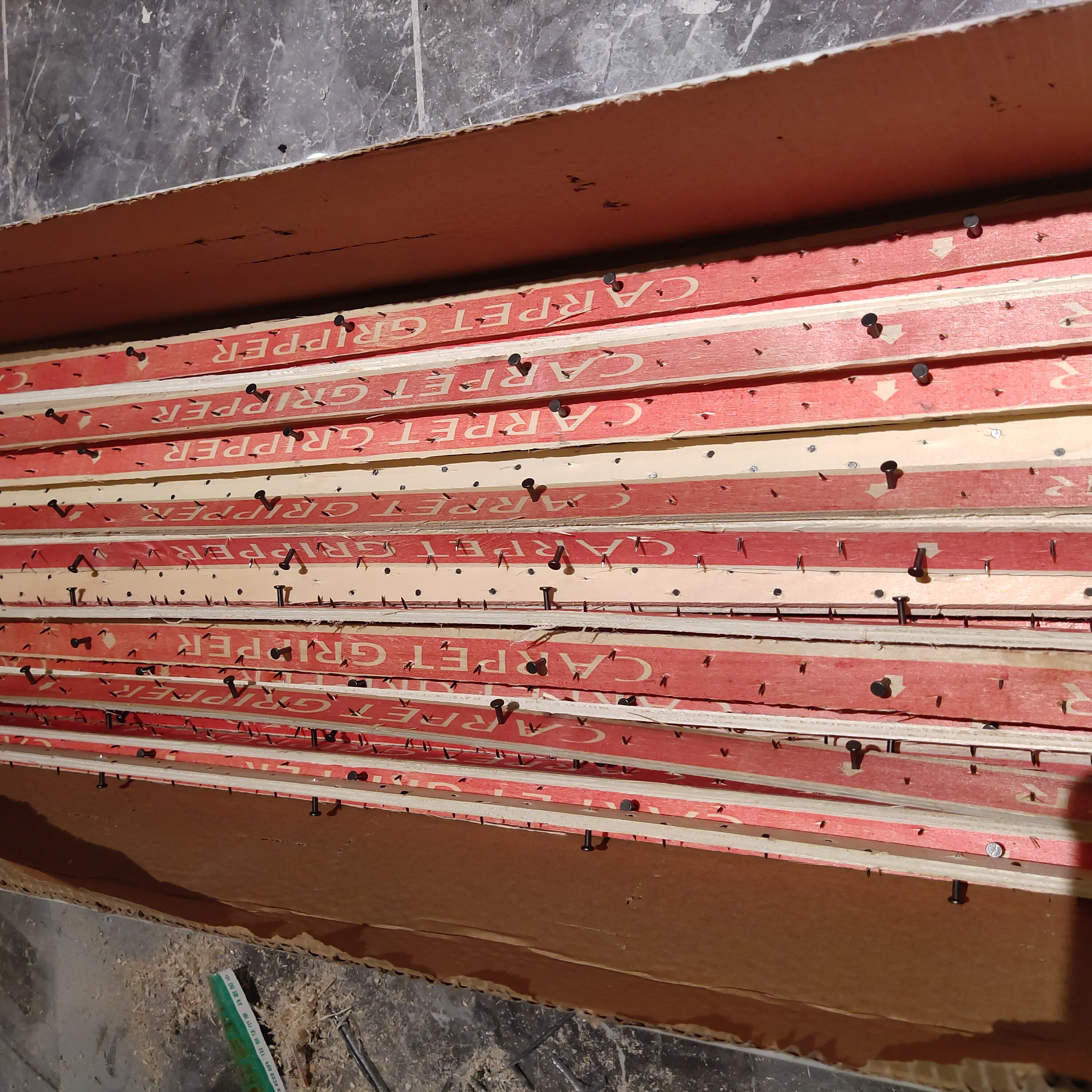 地毯钉条木刺条安装铺设辅料木条挂条工程满铺家用倒刺条固定地毯