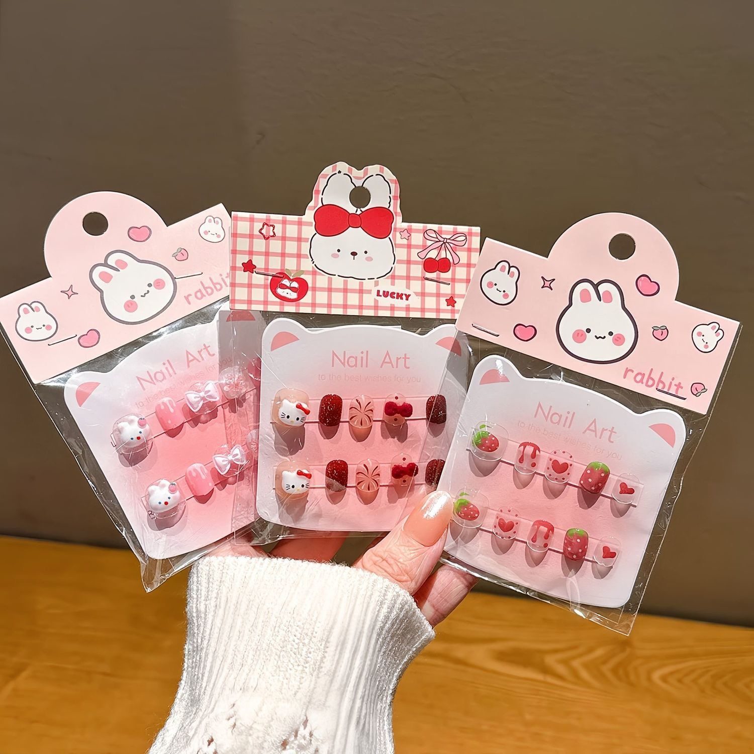 卡通可爱穿戴甲女孩儿童美甲贴片新款粉色兔子指甲贴纸KT猫三丽鸥,彩妆/香水/美妆工具,穿戴甲/甲片,淘宝优惠券,粉丝福利购,淘宝优惠卷