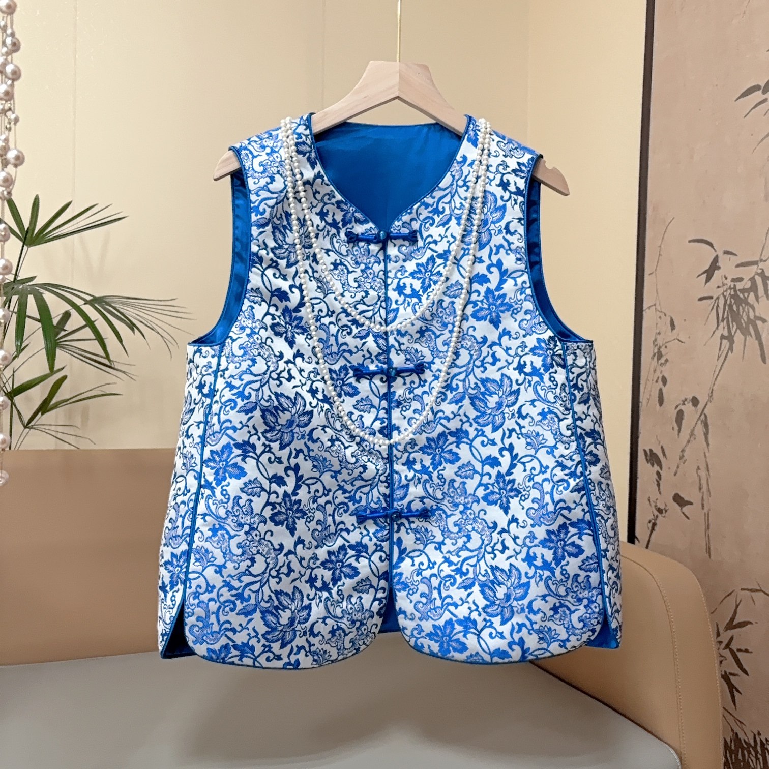 蓝色宋锦混纺新中式马甲背心女新款坎肩设计感小众轻国风叠穿上衣