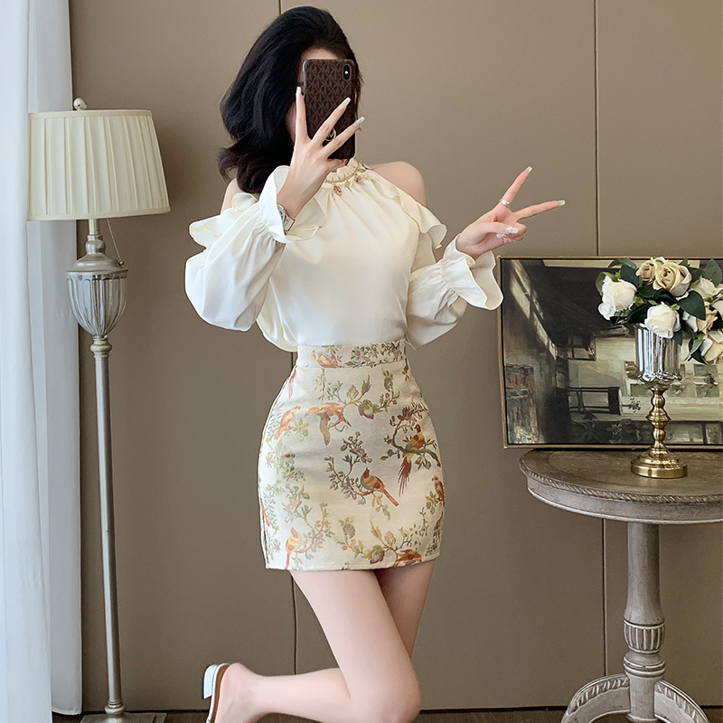 法式套装女夏季2025新款休闲时尚气质减龄露肩挂脖衬衫短裙