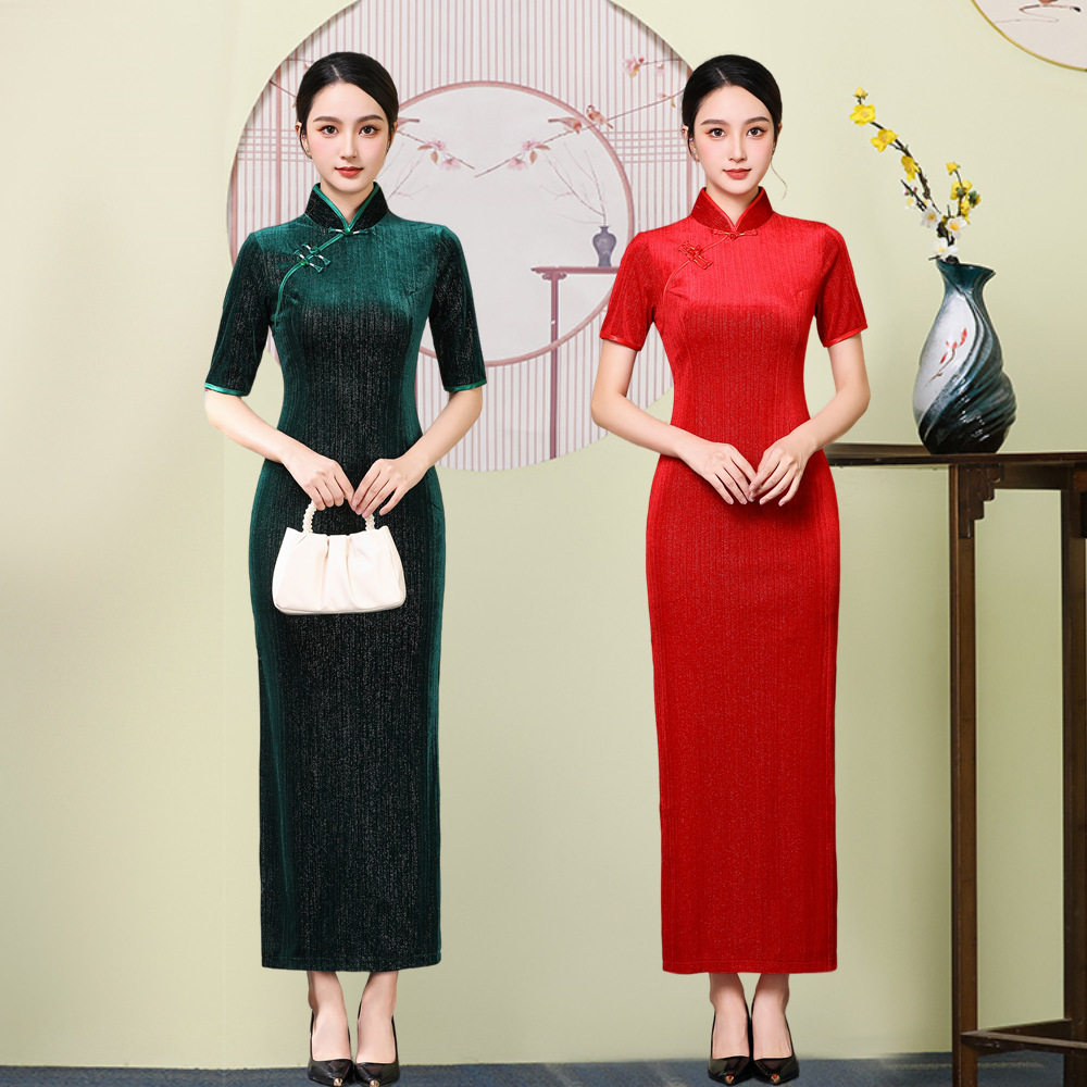 年会演出旗袍2024年新款秋冬年轻款改良长款走秀迎宾表演连衣裙