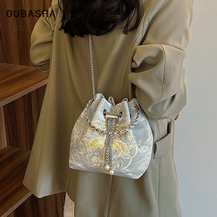 新中式 轻奢国风超火手提水桶包百搭斜挎包 搭配旗袍包包女2025新款