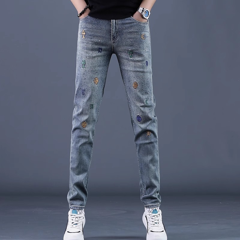 2025年夏季新款高端刺绣男士牛仔裤高档修身小脚弹力休闲裤子男潮