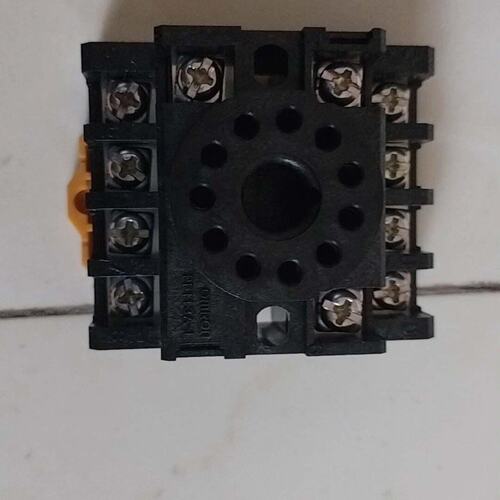 欧姆龙继电器底座PF113A，11脚DIN导轨式安装，黑色塑议价
