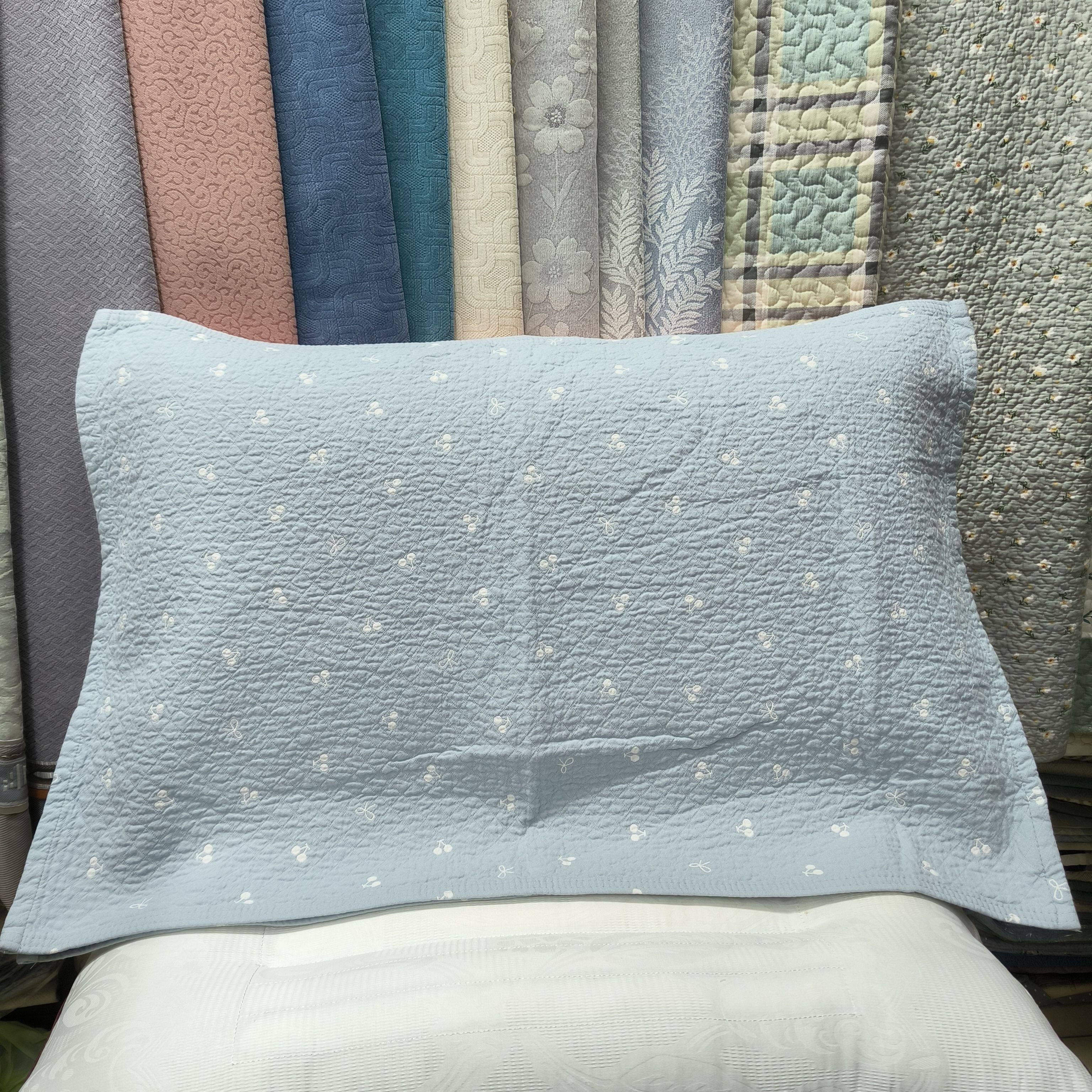 实体店新款沐瑟纯棉四层纱布水洗提花格子一色小樱桃小碎花大枕巾