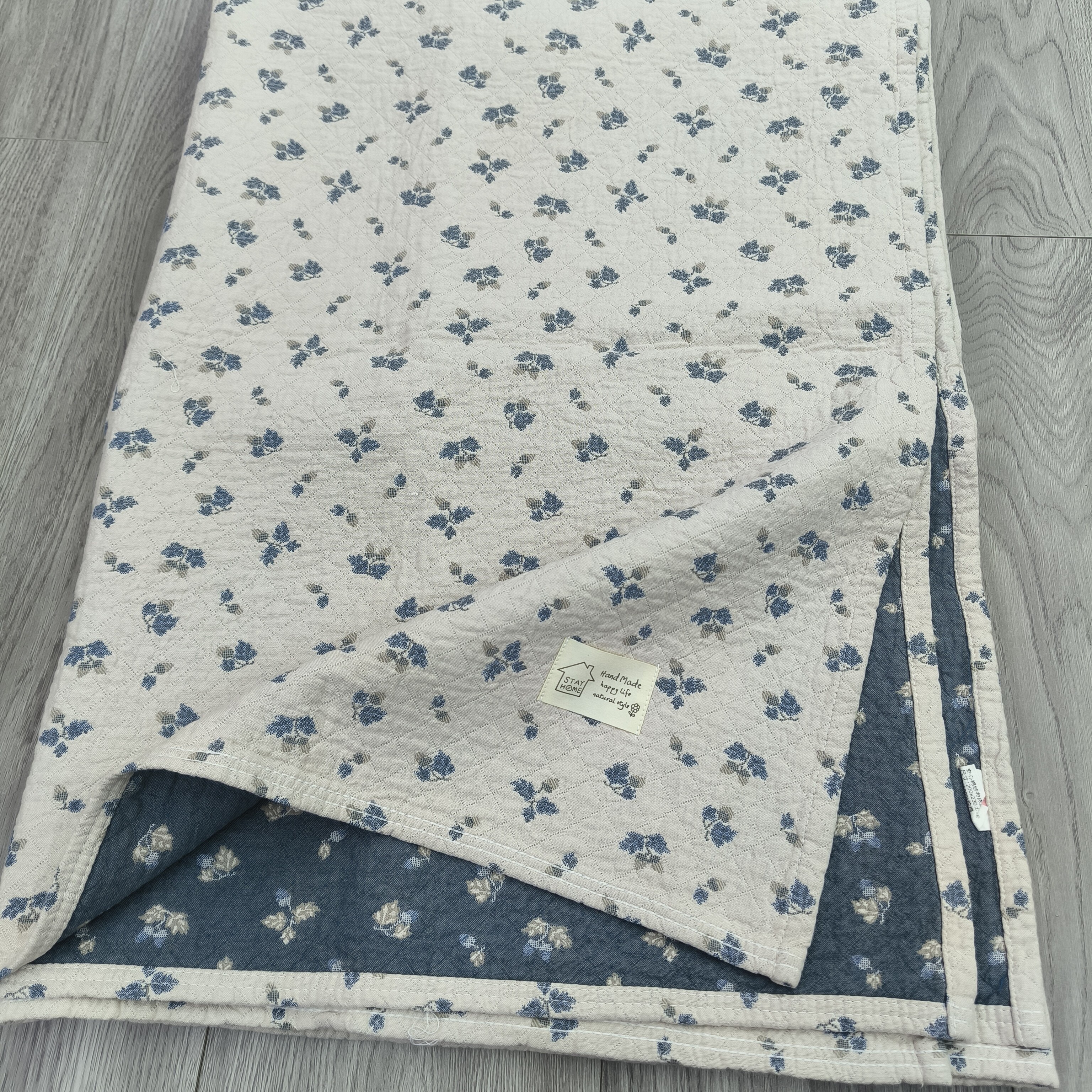 实体店新款纯棉四层纱布盖毯水洗提花安心棉Kitty猫纱布双人床盖