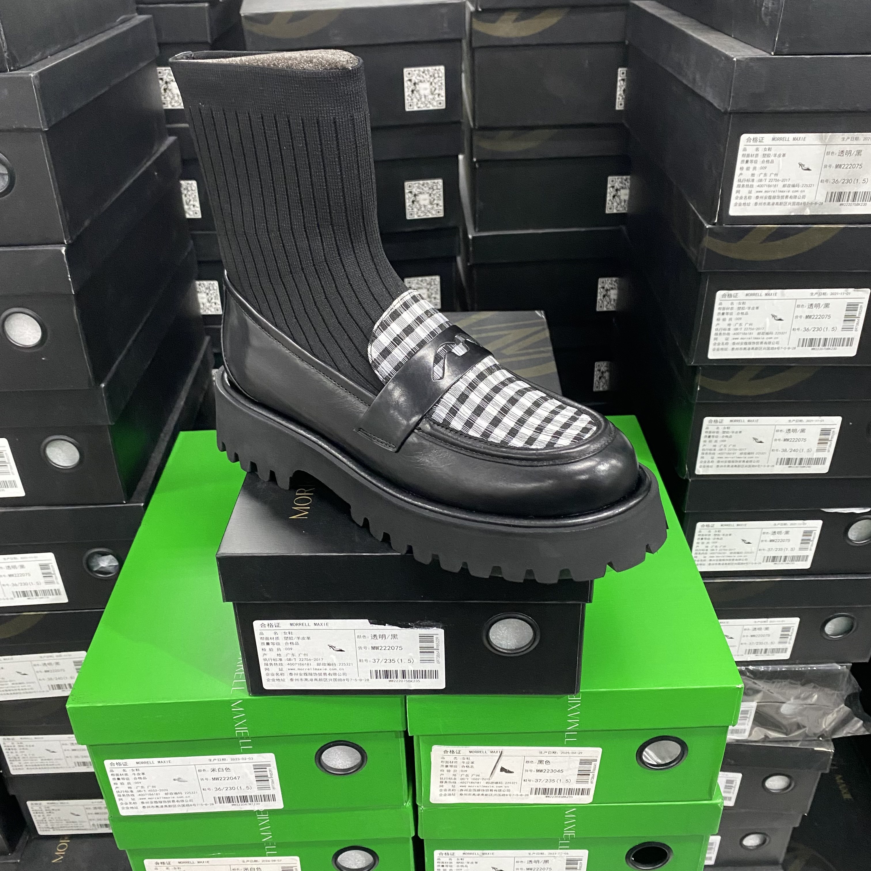 美国设计师买手高奢品牌牛皮格子乐福拼接弹力靴袜靴1153黑白,女鞋,弹力靴/袜靴,淘宝优惠券,粉丝福利购,淘宝优惠卷