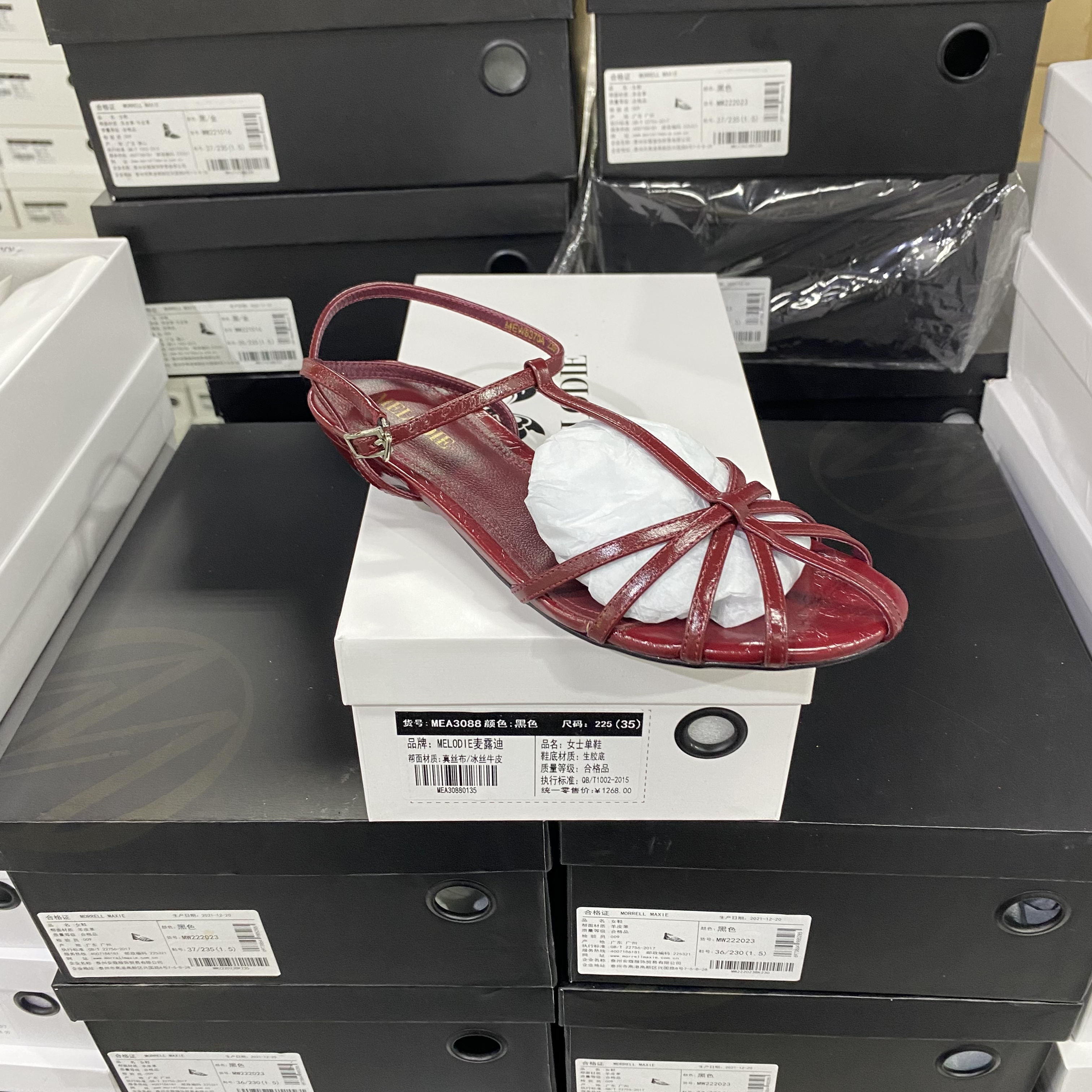 实体专柜意大利设计师轻奢品牌小牛油皮镂空一字扣凉鞋370A红色