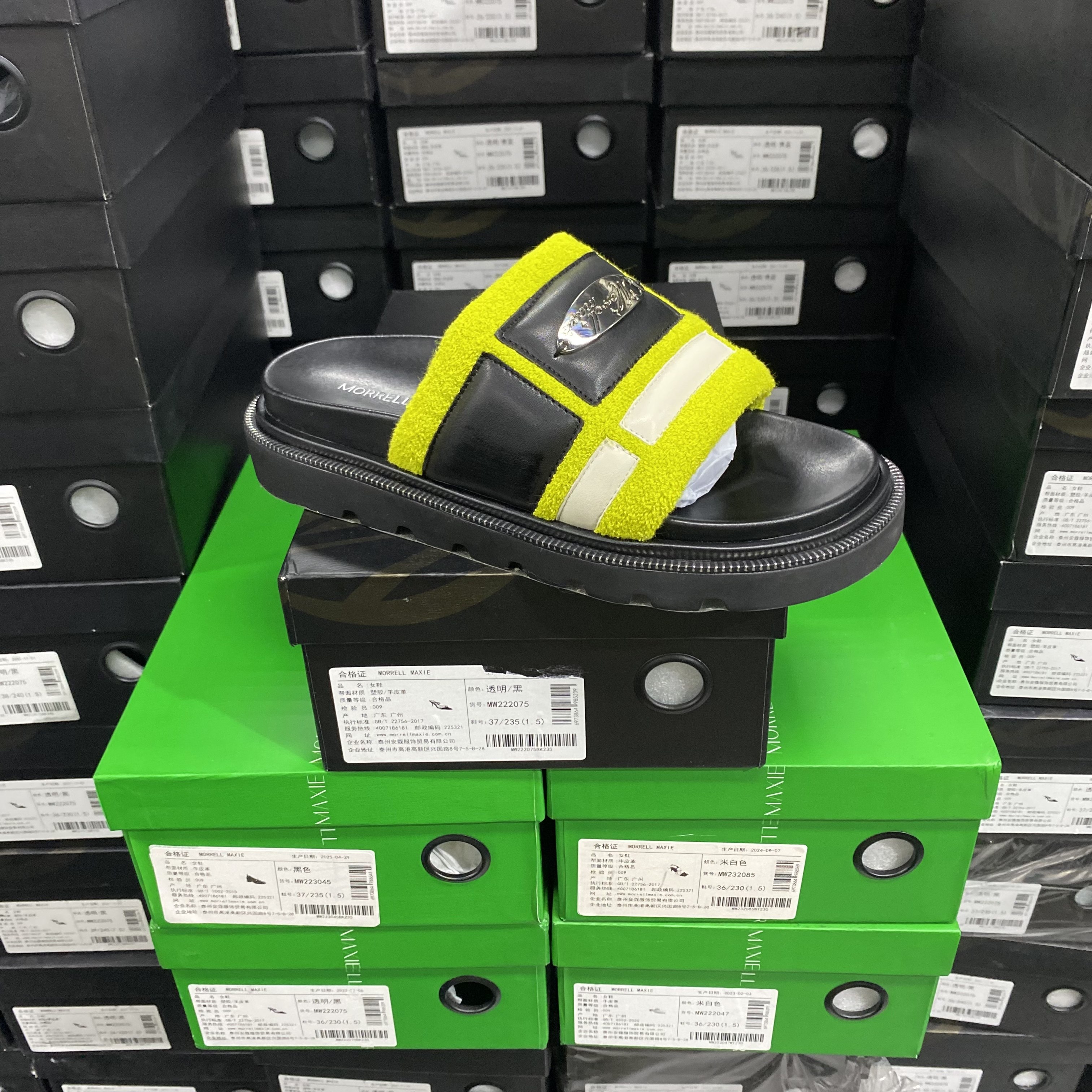 美国设计师买手高奢品牌牛皮外穿拼色平底百搭露趾凉鞋2017绿黑,流行男鞋,休闲拖鞋,淘宝优惠券,粉丝福利购,淘宝优惠卷