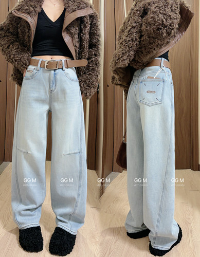 浅蓝色加绒弯刀牛仔裤女2025冬季新款宽松显瘦阔腿香蕉裤迷设8806
