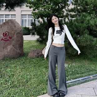 灰色西装裤复古辣妹低腰长裤垂感休闲裤女秋季新款显瘦微喇叭裤子