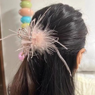 蝴蝶夹粉色羽毛抓夹高级感鸵鸟毛发夹毛毛发抓超仙头饰半扎淑女